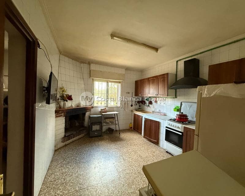 5 bedroom Finca/Country House for sale in Crevillente / Crevillent with garage - € 210,000 (Ref: 9713895)