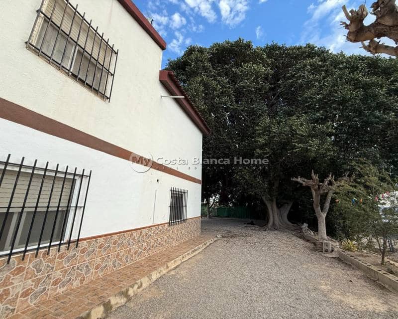 5 bedroom Finca/Country House for sale in Crevillente / Crevillent with garage - € 210,000 (Ref: 9713895)
