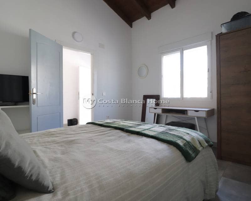 2 bedroom Bungalow for sale in Benijofar with pool - € 199,950 (Ref: 9739283)