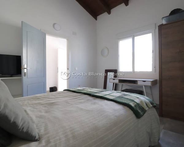 2 bedroom Bungalow for sale in Benijófar with pool - € 199,950 (Ref: 9739283)