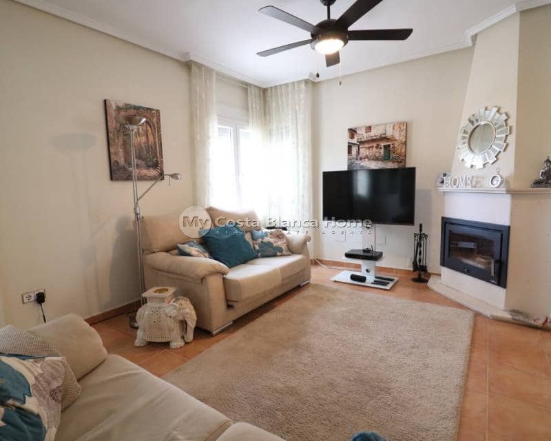 3 bedroom Semi-detached Villa for sale in Algorfa with pool - € 179,950 (Ref: 9739284)