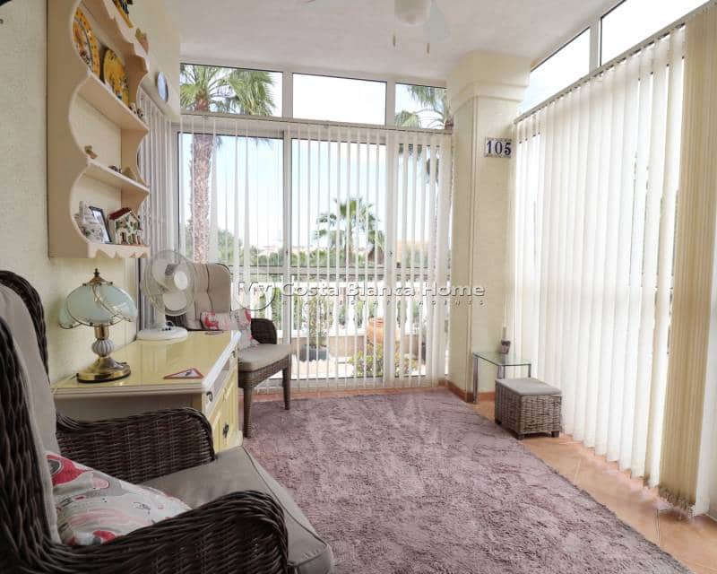 3 bedroom Semi-detached Villa for sale in Algorfa with pool - € 179,950 (Ref: 9739284)