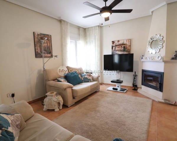 3 makuuhuone Paritalo myytävänä paikassa Algorfa mukana uima-altaan - 179 950 € (Ref: 9739284)