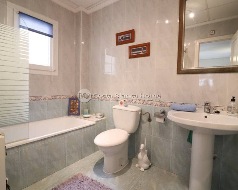 3 bedroom Semi-detached Villa for sale in Algorfa with pool - € 179,950 (Ref: 9739284)