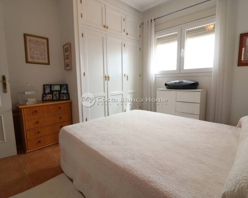 3 bedroom Semi-detached Villa for sale in Algorfa with pool - € 179,950 (Ref: 9739284)