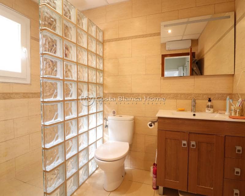 3 bedroom Semi-detached Villa for sale in Algorfa with pool - € 179,950 (Ref: 9739284)