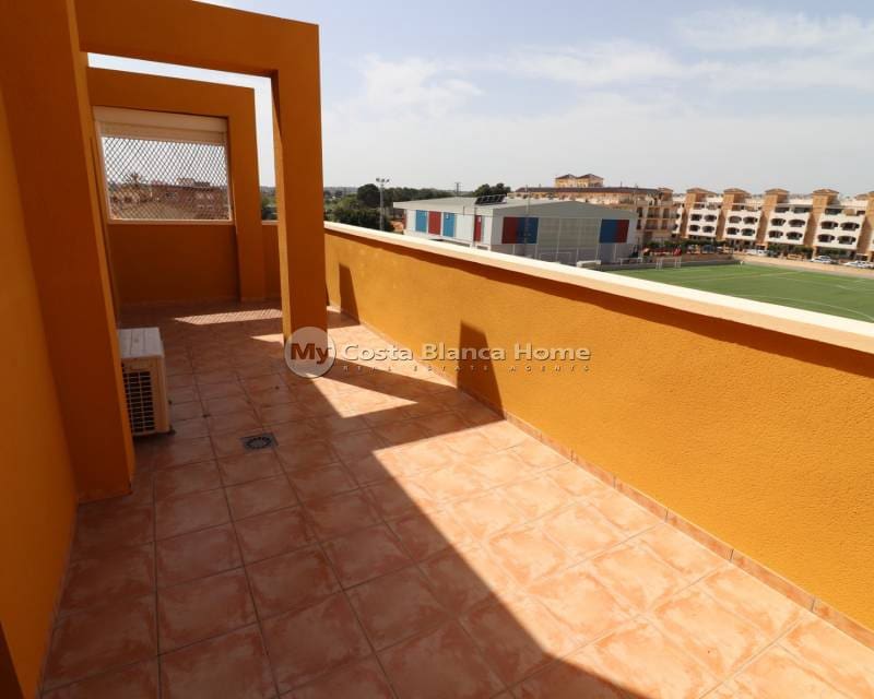 2 bedroom Apartment for sale in Formentera del Segura with pool - € 149,900 (Ref: 9752569)