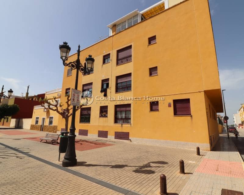 2 bedroom Apartment for sale in Formentera del Segura with pool - € 149,900 (Ref: 9752569)