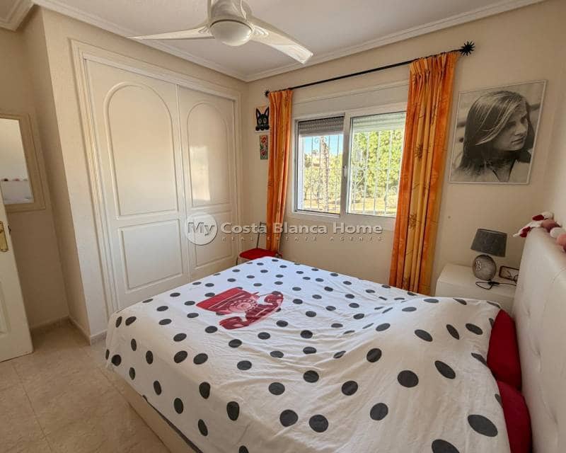 2 soverom Kjedet enebolig til salgs i Ciudad Quesada med svømmebasseng - € 229 900 (Ref: 9756750)