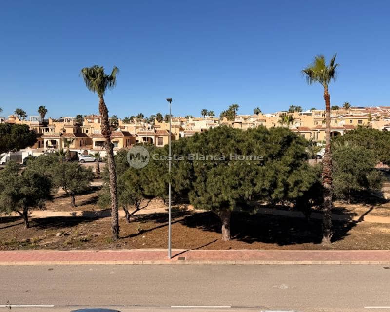 2 soverom Kjedet enebolig til salgs i Ciudad Quesada med svømmebasseng - € 229 900 (Ref: 9756750)