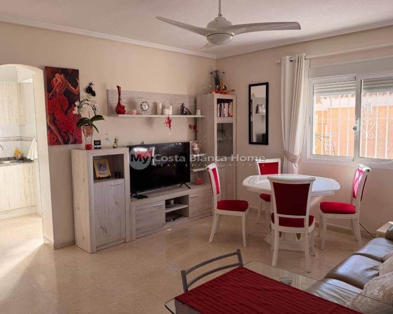 2 soverom Kjedet enebolig til salgs i Ciudad Quesada med svømmebasseng - € 229 900 (Ref: 9756750)