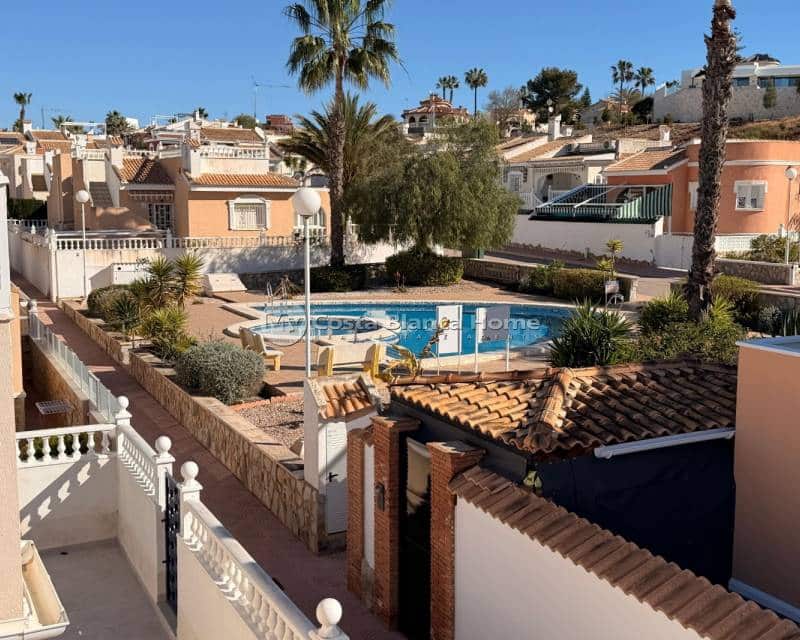 2 soverom Kjedet enebolig til salgs i Ciudad Quesada med svømmebasseng - € 229 900 (Ref: 9756750)