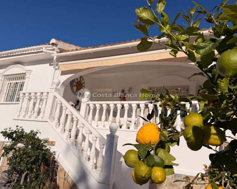 2 soverom Kjedet enebolig til salgs i Ciudad Quesada med svømmebasseng - € 229 900 (Ref: 9756750)