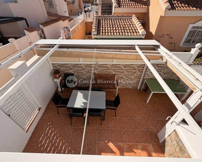 2 soverom Kjedet enebolig til salgs i Ciudad Quesada med svømmebasseng - € 229 900 (Ref: 9756750)