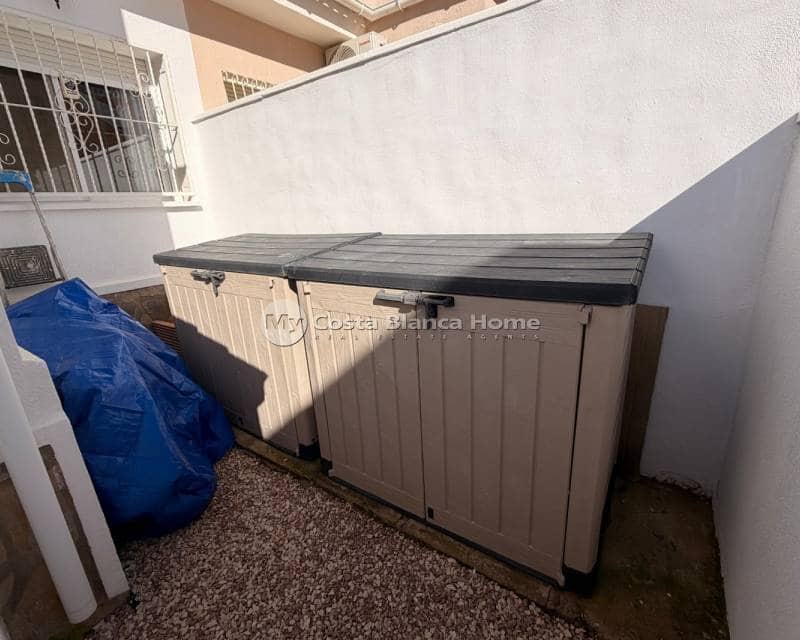 2 soverom Kjedet enebolig til salgs i Ciudad Quesada med svømmebasseng - € 229 900 (Ref: 9756750)