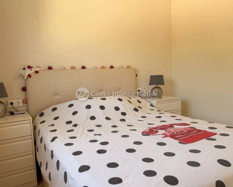 2 soverom Kjedet enebolig til salgs i Ciudad Quesada med svømmebasseng - € 229 900 (Ref: 9756750)