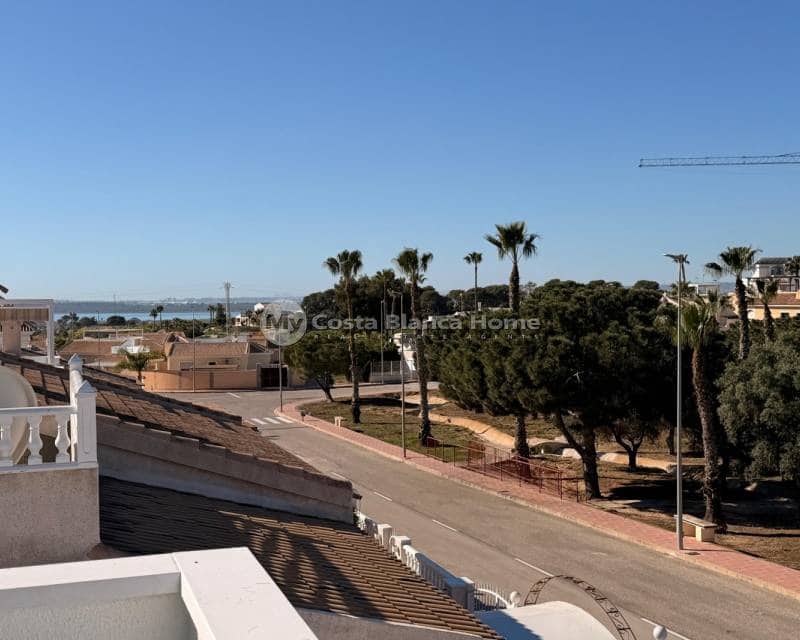 2 soverom Kjedet enebolig til salgs i Ciudad Quesada med svømmebasseng - € 229 900 (Ref: 9756750)