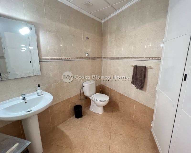 Commercial for sale in Guardamar del Segura with pool - € 99,000 (Ref: 9756752)