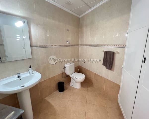 Commercial for sale in Zona Pueblo, Guardamar del Segura with pool - € 99,000 (Ref: 9756752)