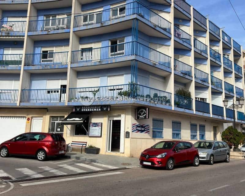 Commercial for sale in Guardamar del Segura with pool - € 99,000 (Ref: 9756752)