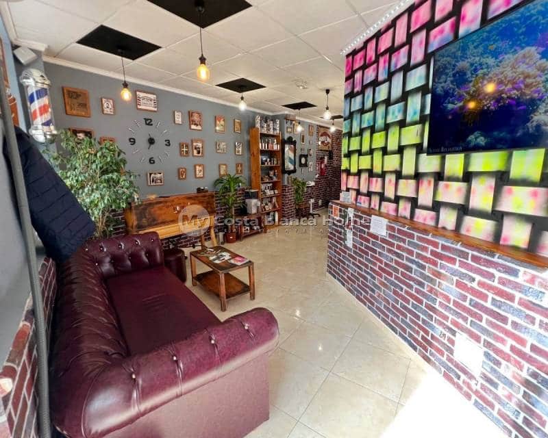 Commercial for sale in Guardamar del Segura with pool - € 99,000 (Ref: 9756752)