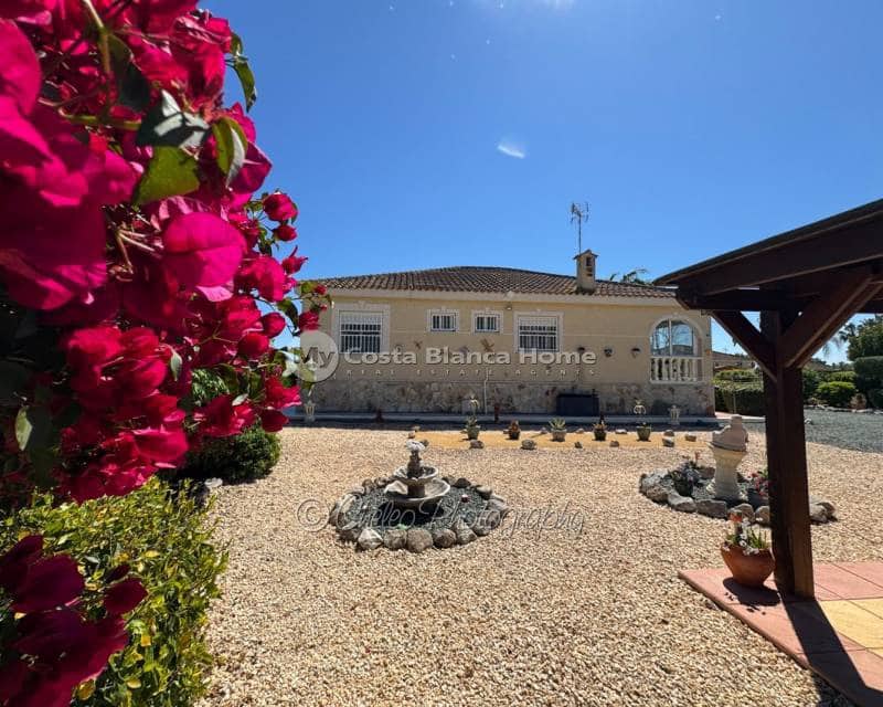 3 sypialnia Willa na sprzedaż w Catral z basenem - 379 995 € (Ref: 9778463)