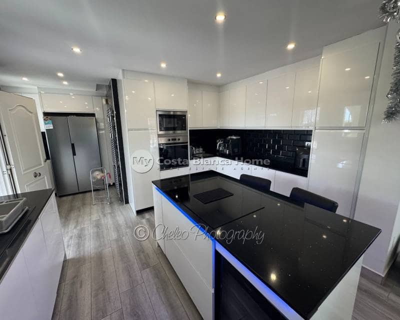 3 soverom Villa til salgs i Benejuzar med svømmebasseng garasje - € 625 000 (Ref: 9805595)