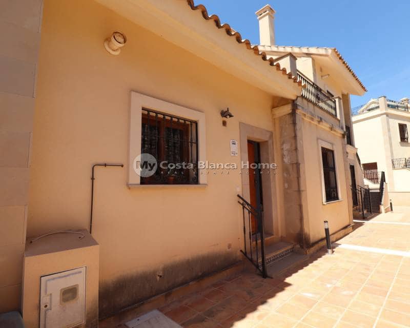 2 bedroom Bungalow for sale in Algorfa with pool - € 229,850 (Ref: 9820890)