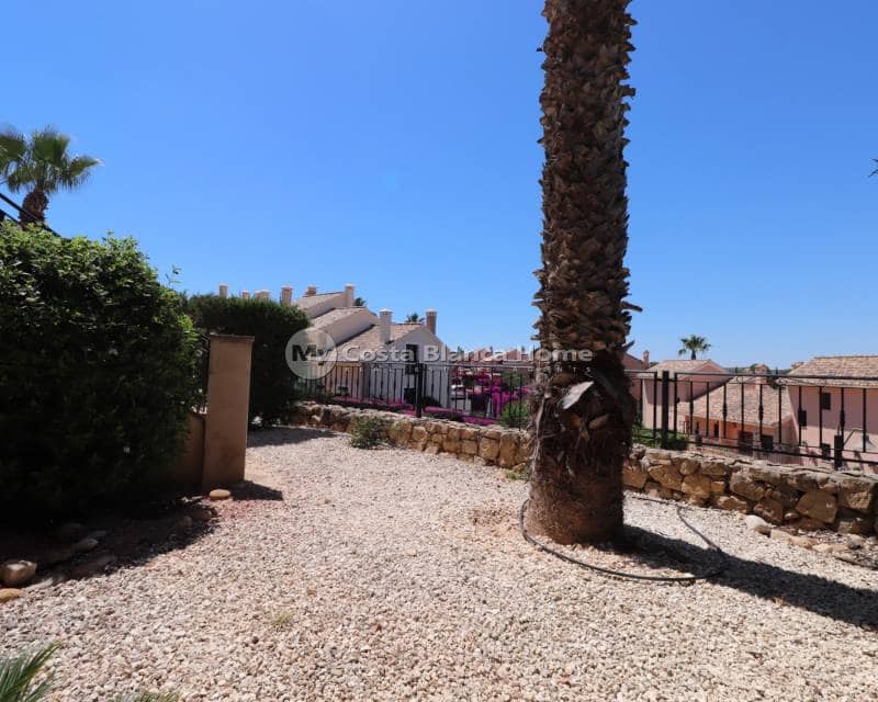 2 bedroom Bungalow for sale in Algorfa with pool - € 229,850 (Ref: 9820890)