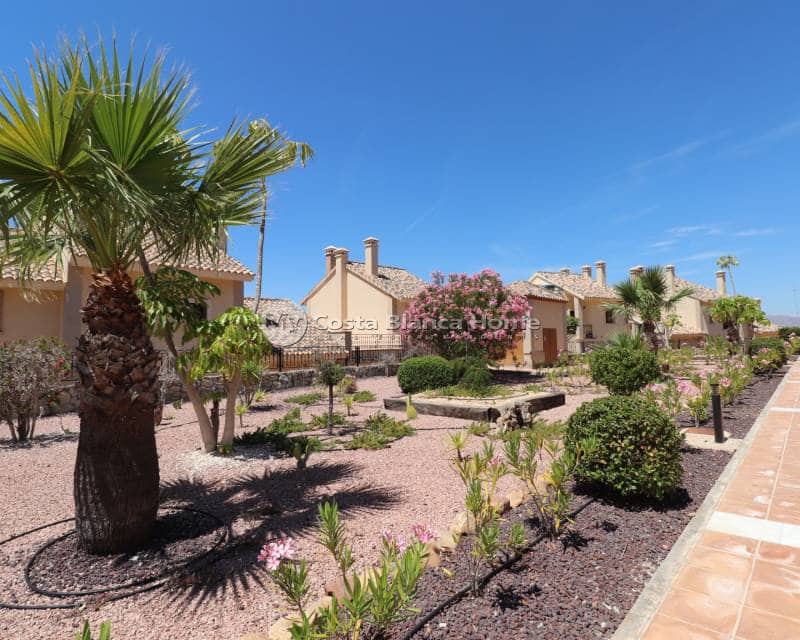 2 bedroom Bungalow for sale in Algorfa with pool - € 229,850 (Ref: 9820890)