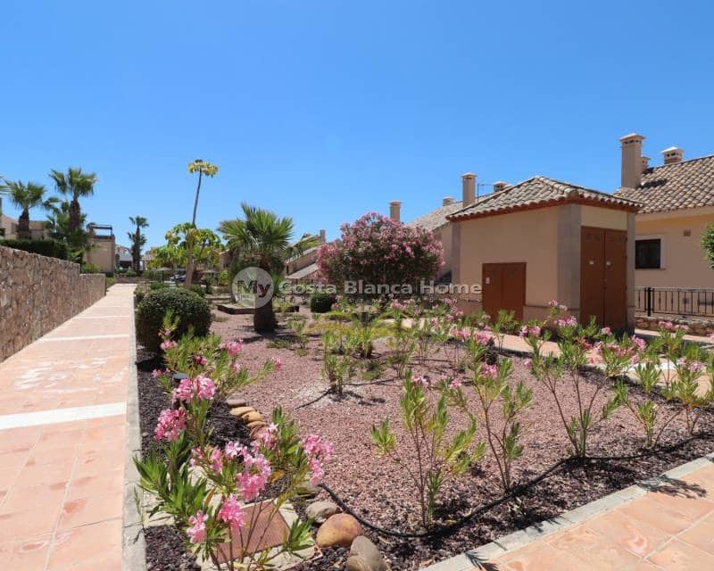 2 bedroom Bungalow for sale in Algorfa with pool - € 229,850 (Ref: 9820890)