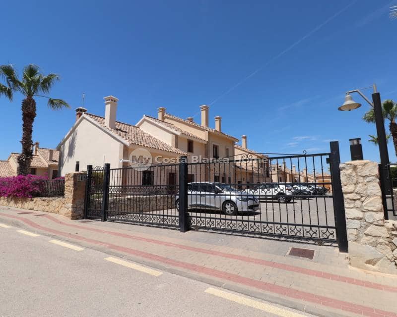 2 bedroom Bungalow for sale in Algorfa with pool - € 229,850 (Ref: 9820890)