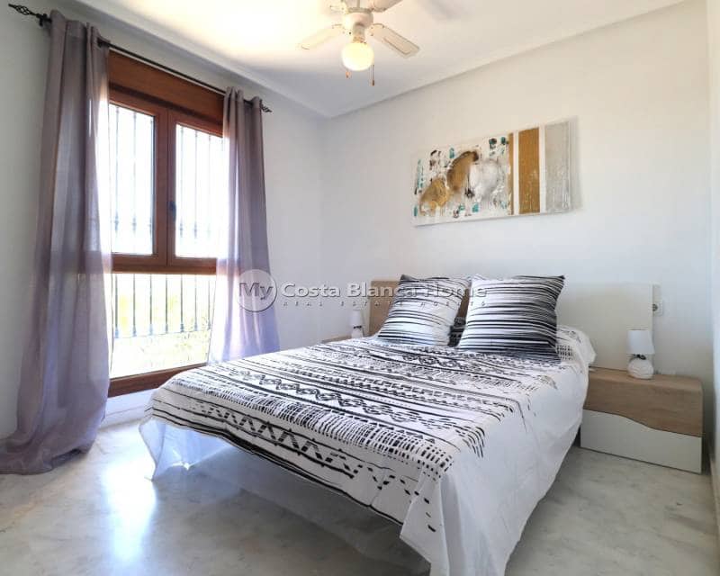 2 bedroom Bungalow for sale in Algorfa with pool - € 229,850 (Ref: 9820890)