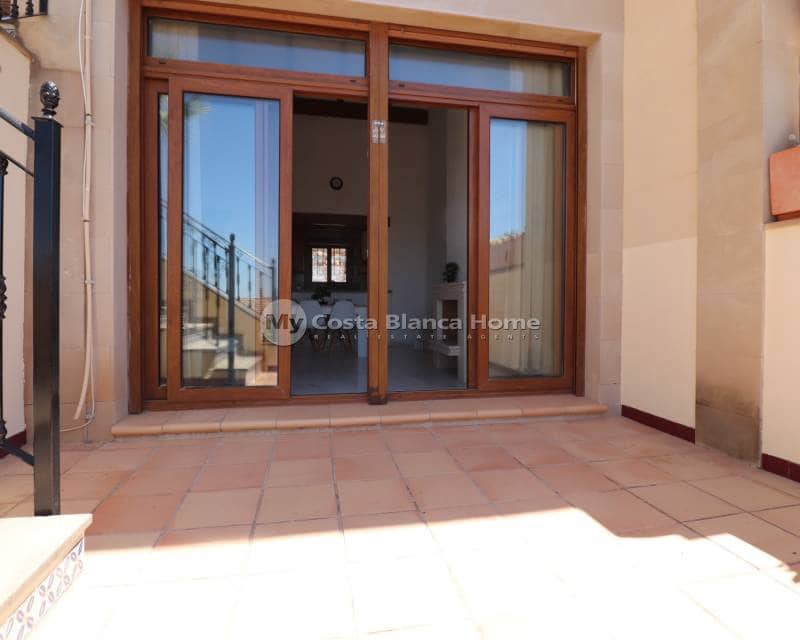 2 bedroom Bungalow for sale in Algorfa with pool - € 229,850 (Ref: 9820890)