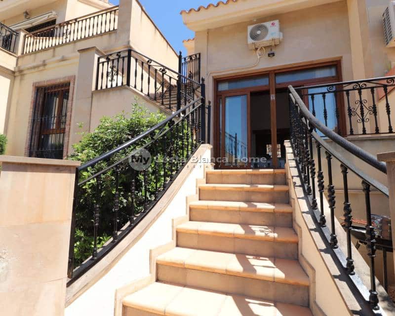 2 bedroom Bungalow for sale in Algorfa with pool - € 229,850 (Ref: 9820890)