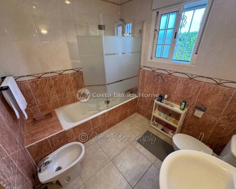 3 slaapkamer Villa te koop in Catral met zwembad garage - € 395.000 (Ref: 9832049)