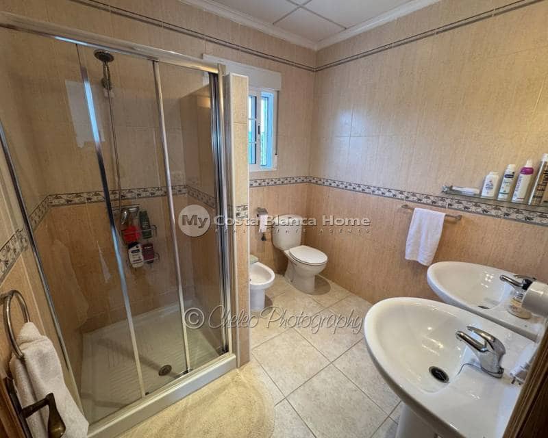 3 slaapkamer Villa te koop in Catral met zwembad garage - € 395.000 (Ref: 9832049)