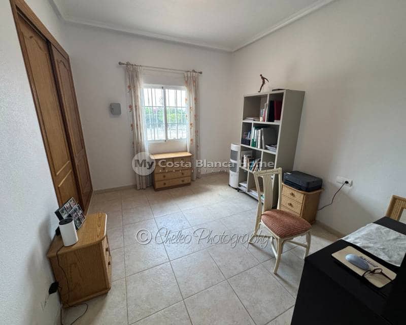 3 slaapkamer Villa te koop in Catral met zwembad garage - € 395.000 (Ref: 9832049)