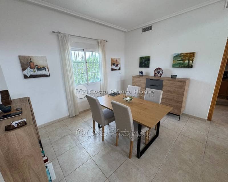 3 slaapkamer Villa te koop in Catral met zwembad garage - € 395.000 (Ref: 9832049)