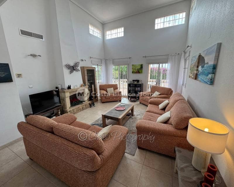 3 slaapkamer Villa te koop in Catral met zwembad garage - € 395.000 (Ref: 9832049)