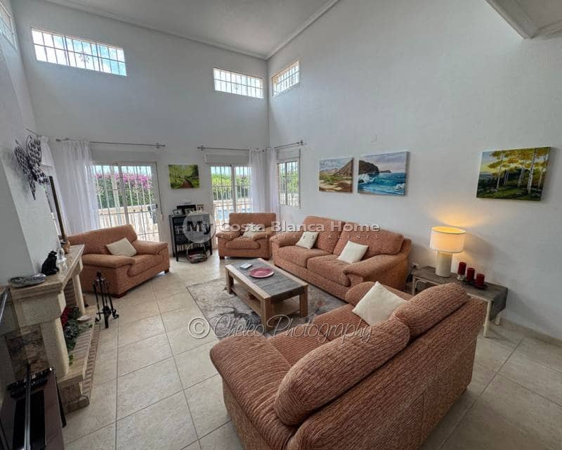 3 slaapkamer Villa te koop in Catral met zwembad garage - € 395.000 (Ref: 9832049)