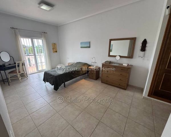 3 soverom Villa til salgs i Catral med svømmebasseng garasje - € 395 000 (Ref: 9832049)