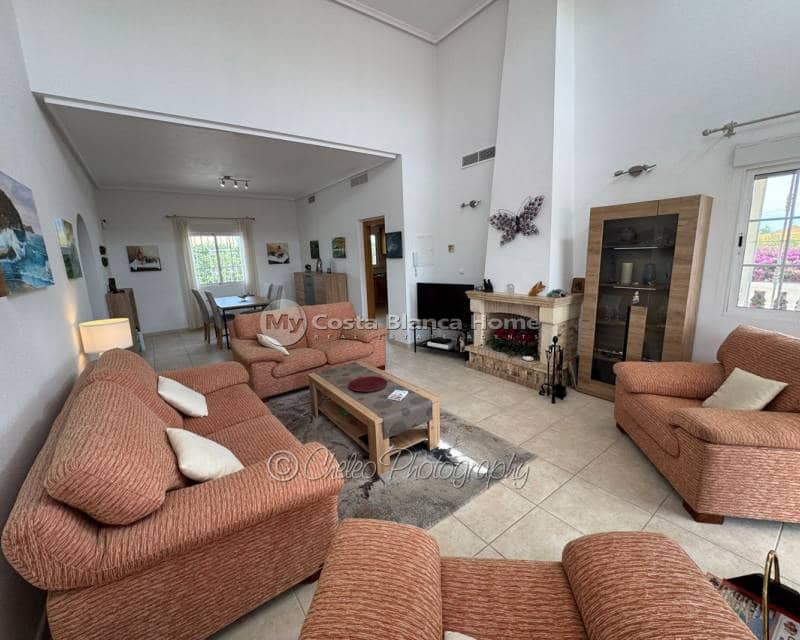 3 slaapkamer Villa te koop in Catral met zwembad garage - € 395.000 (Ref: 9832049)
