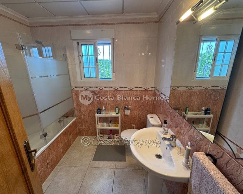 3 slaapkamer Villa te koop in Catral met zwembad garage - € 395.000 (Ref: 9832049)