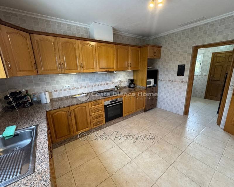 3 slaapkamer Villa te koop in Catral met zwembad garage - € 395.000 (Ref: 9832049)