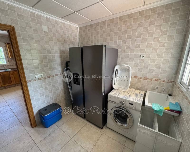 3 slaapkamer Villa te koop in Catral met zwembad garage - € 395.000 (Ref: 9832049)