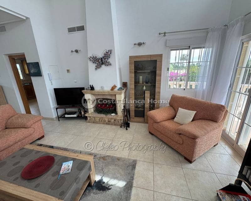 3 slaapkamer Villa te koop in Catral met zwembad garage - € 395.000 (Ref: 9832049)