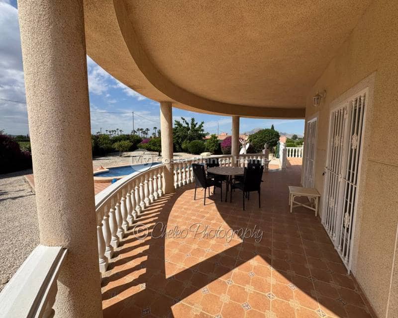 3 slaapkamer Villa te koop in Catral met zwembad garage - € 395.000 (Ref: 9832049)