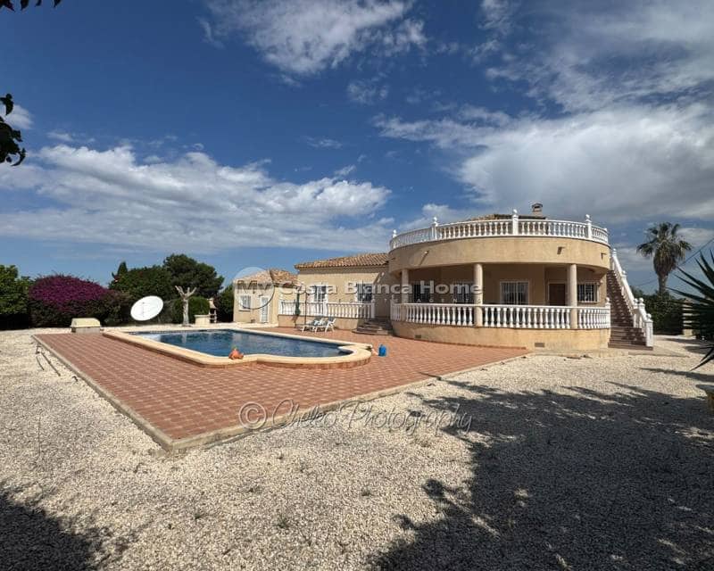 3 slaapkamer Villa te koop in Catral met zwembad garage - € 395.000 (Ref: 9832049)