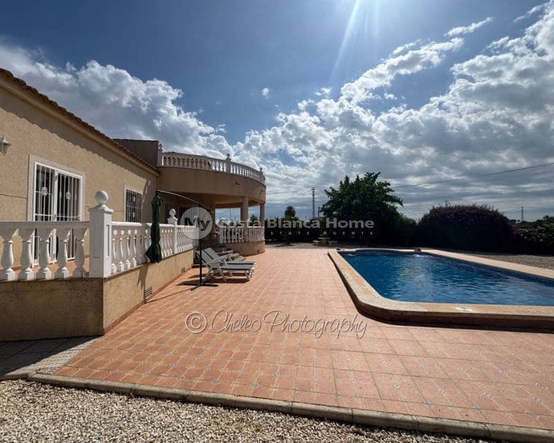 3 slaapkamer Villa te koop in Catral met zwembad garage - € 395.000 (Ref: 9832049)